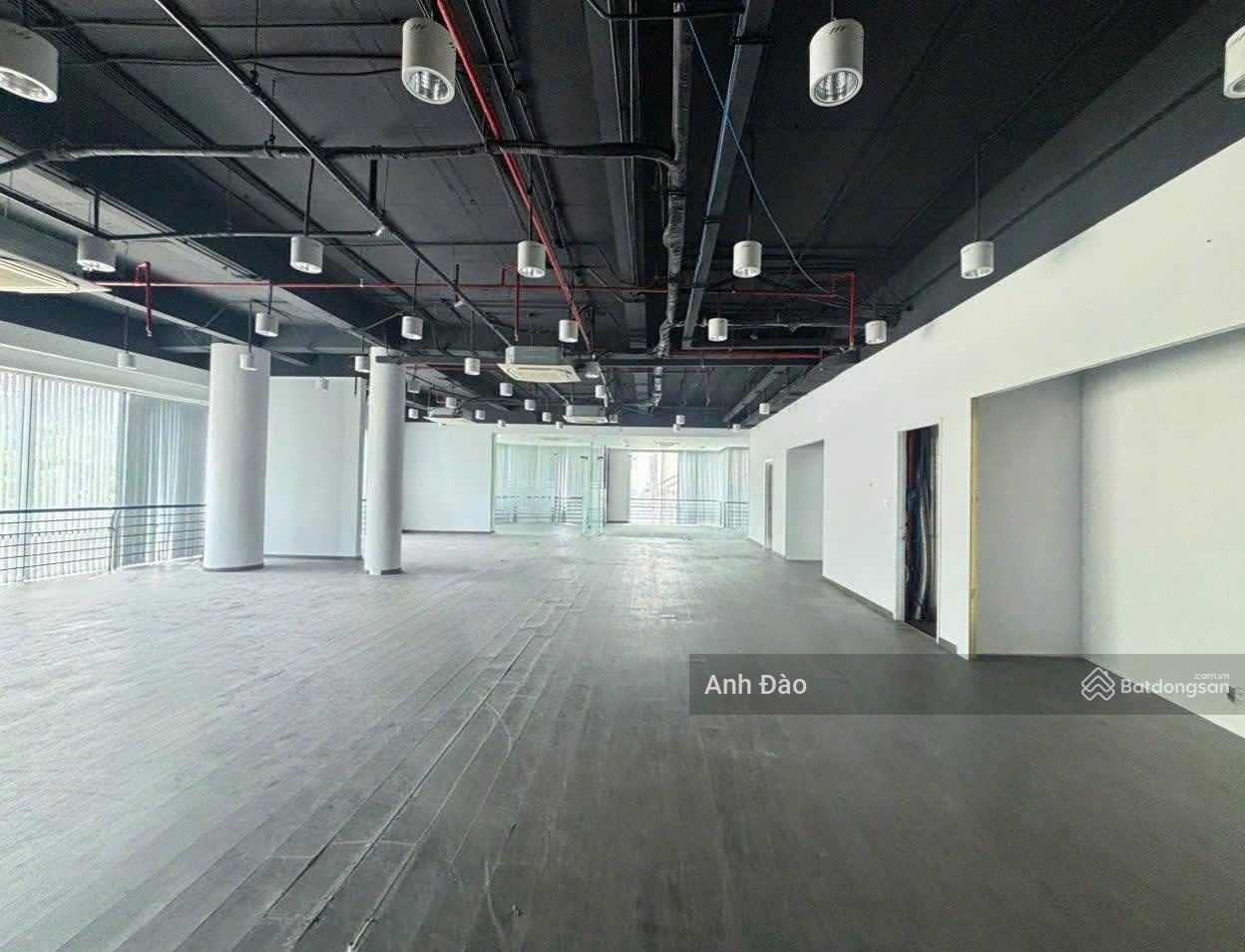 Ngang lớn 40m - mặt tiền hoàng việt ngay út tịch- tân bình