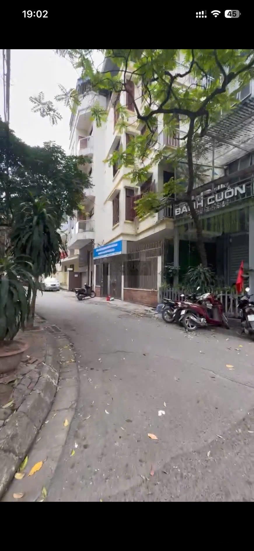 Cho thuê 2 tầng 1 và 2 nhà mặt phố
