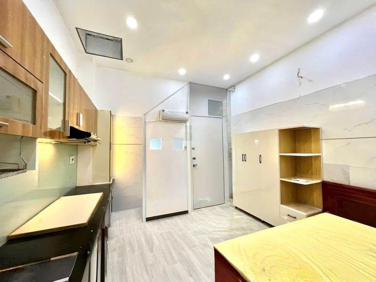 Vòng xoay lê đại hành - 1p tới đh bách khoa - 5tầng,6phòng khép kín full nội thất,thu nhập 6tr/p/th