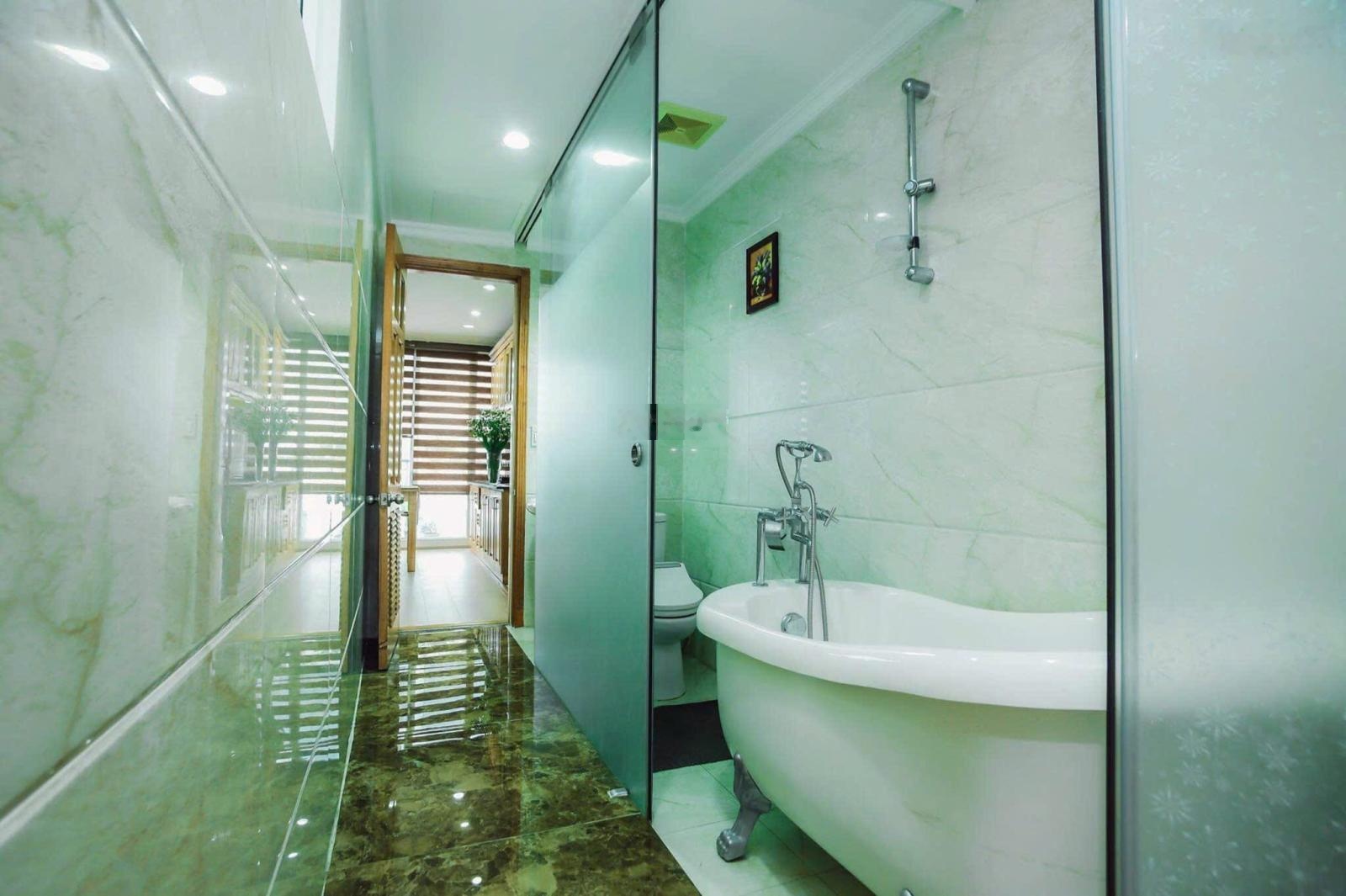 Bán tòa nhà căn hộ 8 tầng ngõ. 535 Kim Mã- Hồ Ngọc Khánh- Vị trí cực đẹp. Diện tích: 66mv - 2 mặt