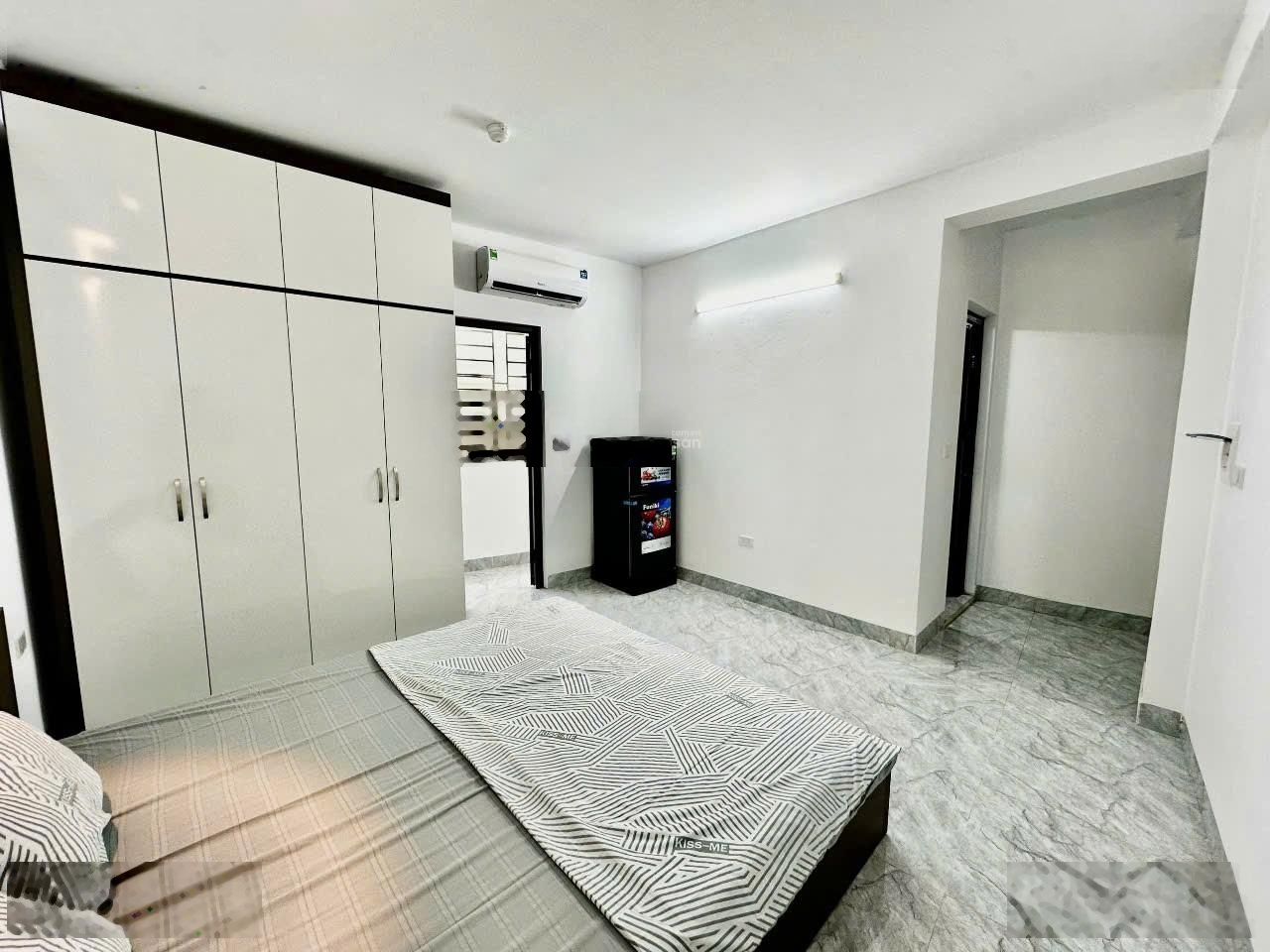 Cho thuê phòng Cổ Nhuế 1 Ngủ 1 Bếp tách riêng, thang máy, giá chỉ 4,1tr, ở ngay