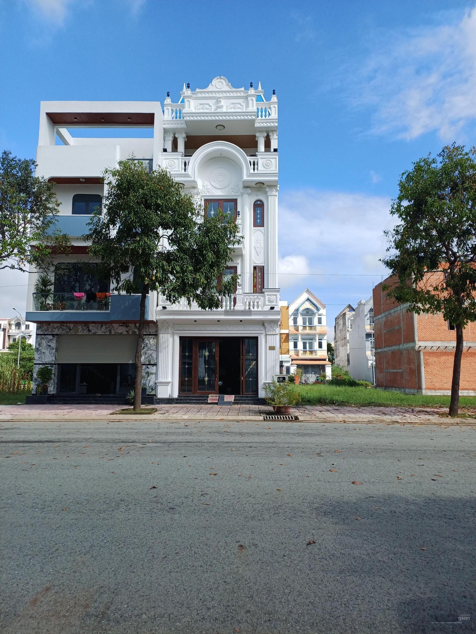 Cho thuê hay bán nhà nguyên căn trệt + 3 lầu, ST.
