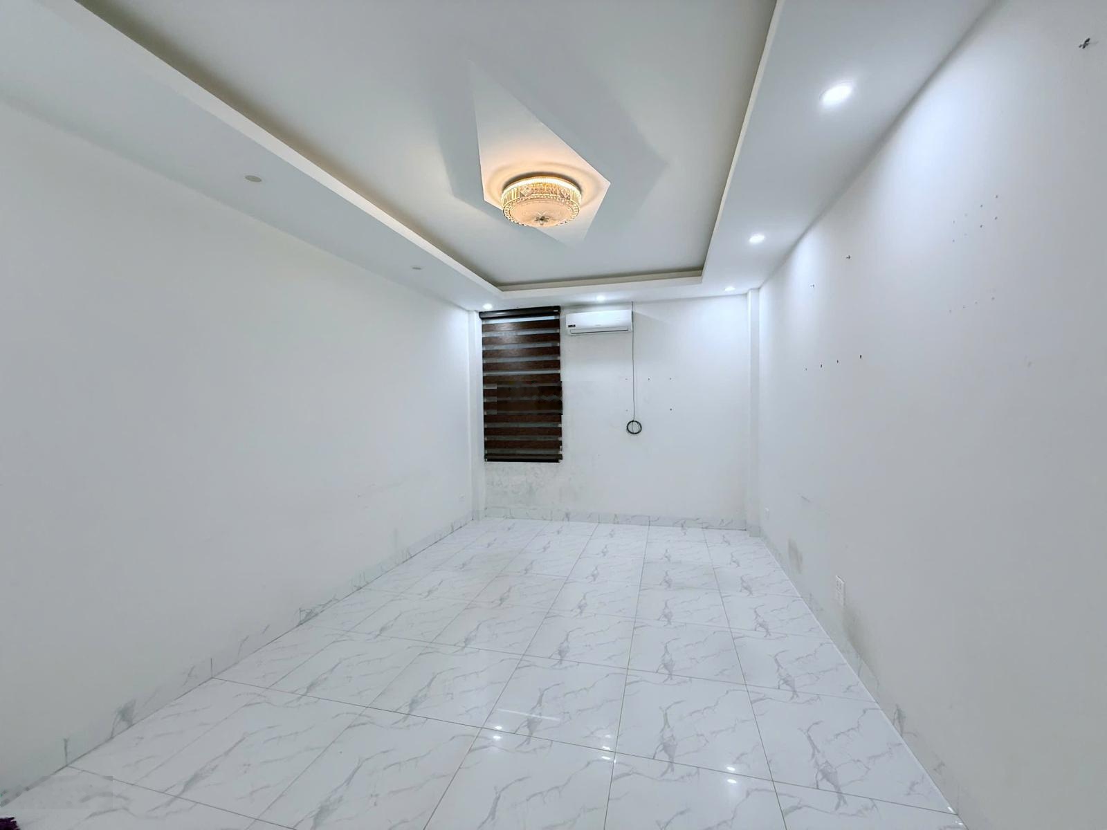 Cho thuê nhà Phú Diễn, 65m2, 7 tầng, MT 4m, thang máy, nhà đẹp, 30Tr