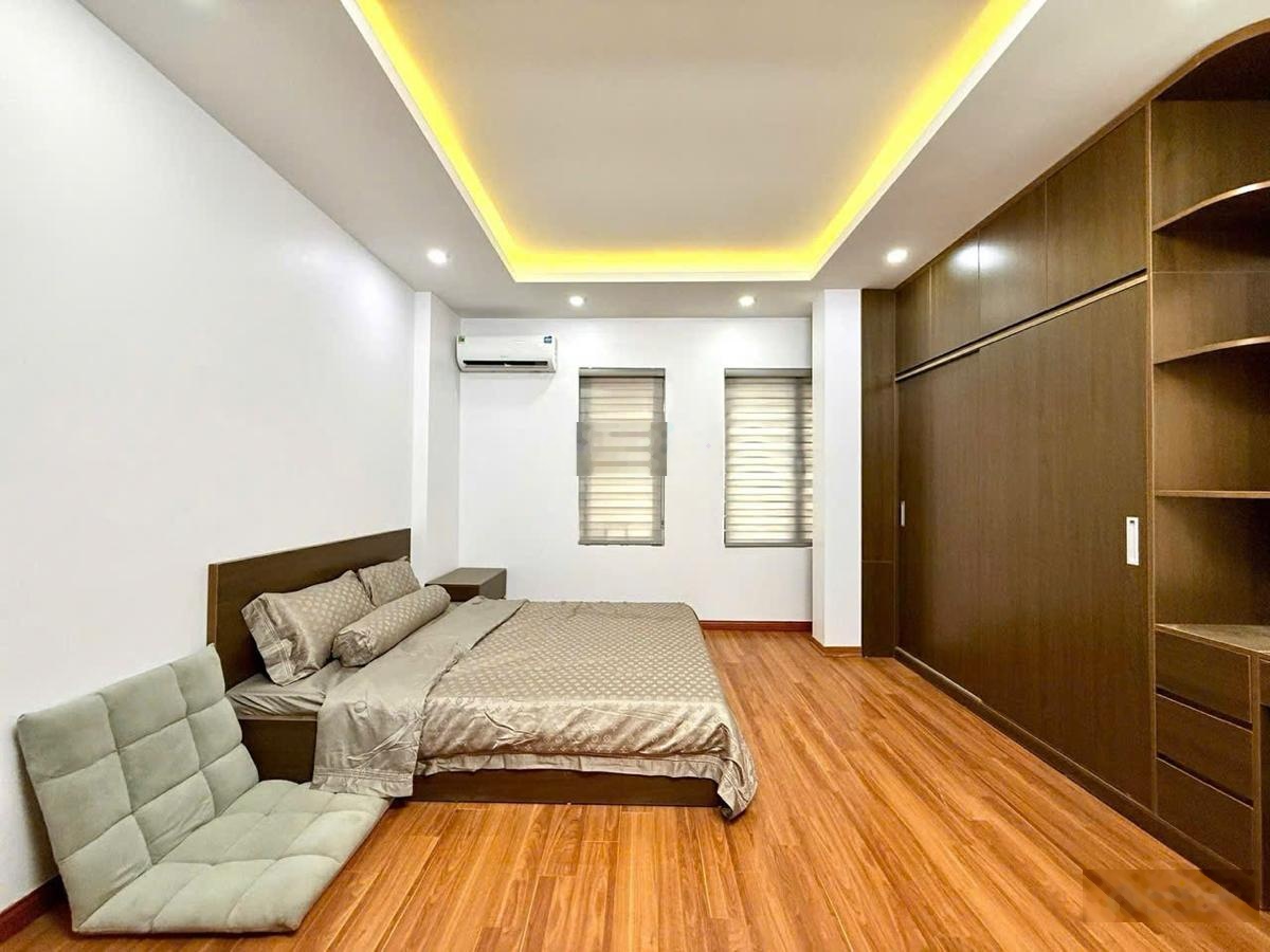 Siêu đẹp! Pháo Đài Láng, nhà mới đẹp, ngõ nông, gần ô tô, gần Vin Nguyễn Chí Thanh, ở ngay 35m*5T