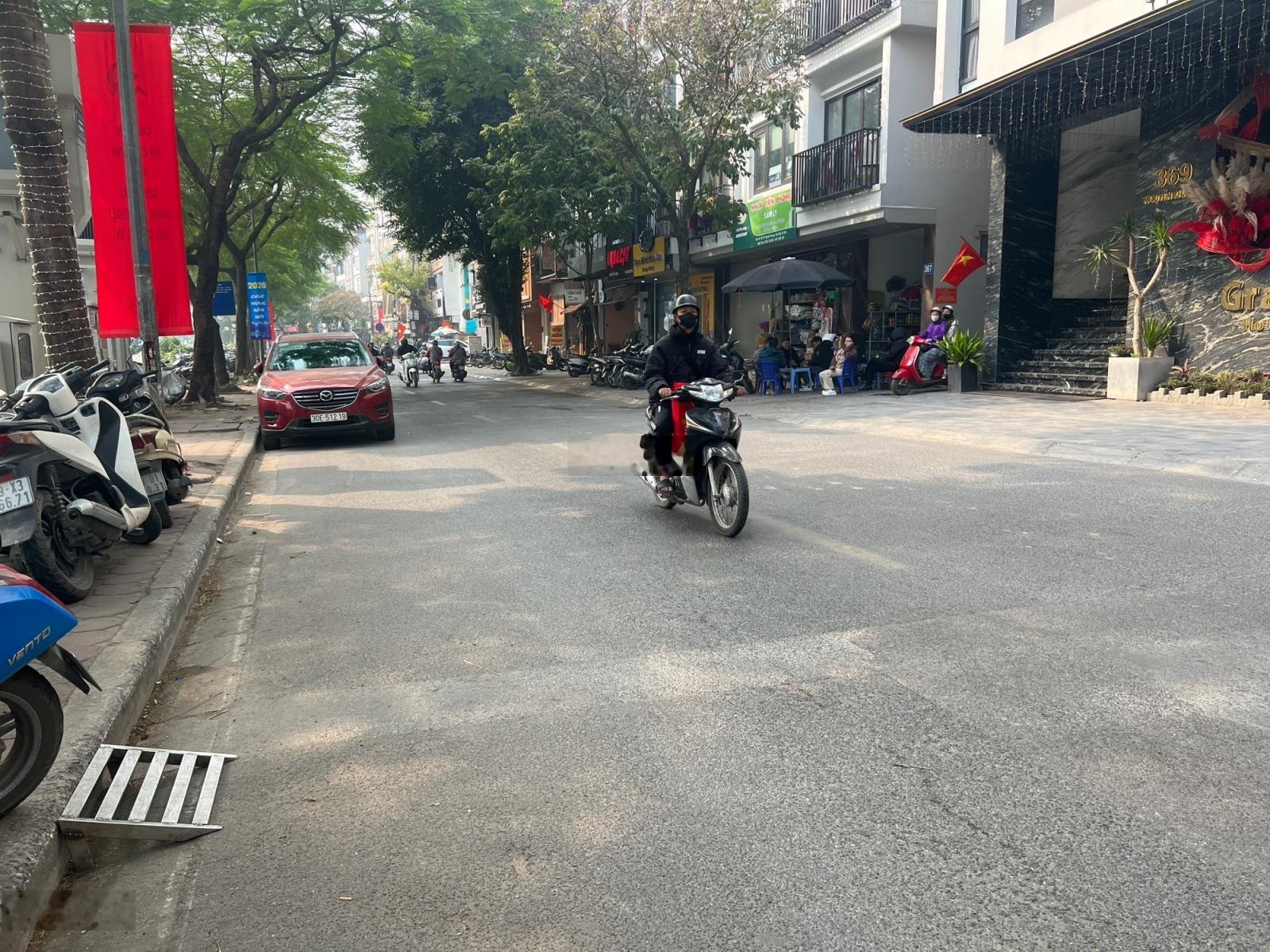 VIP; Nguyễn Khang Cầu Giấy - Tòa nhà 8 tầng thang máy DT 80m - Mặt ngõ kinh doanh - Giá 32 tỷ