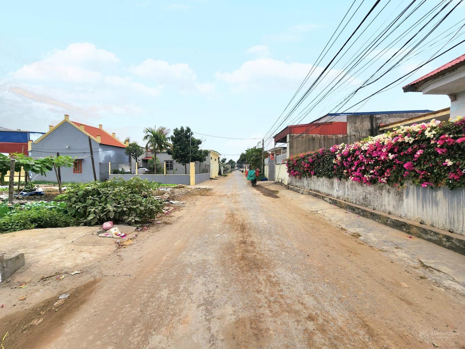 Lô đất mặt đường sông he gần cầu rào 3 đang làm, gần vinhomes dương kinh - chính chủ gửi lô đất mặt