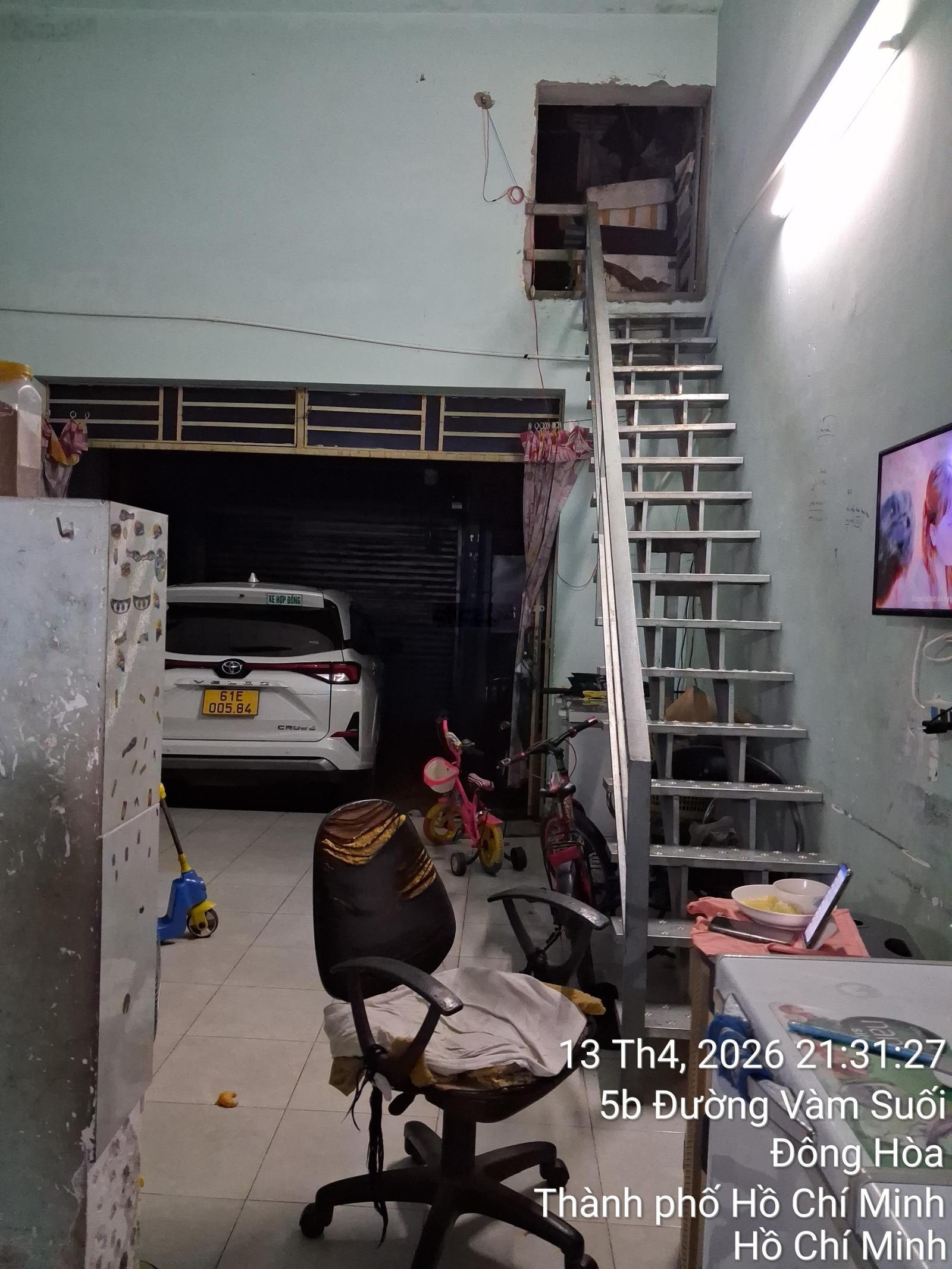 Bân nhà phố mặt tiền đường 8m. Dt 5x20m nhà cấp 4 gác lửng