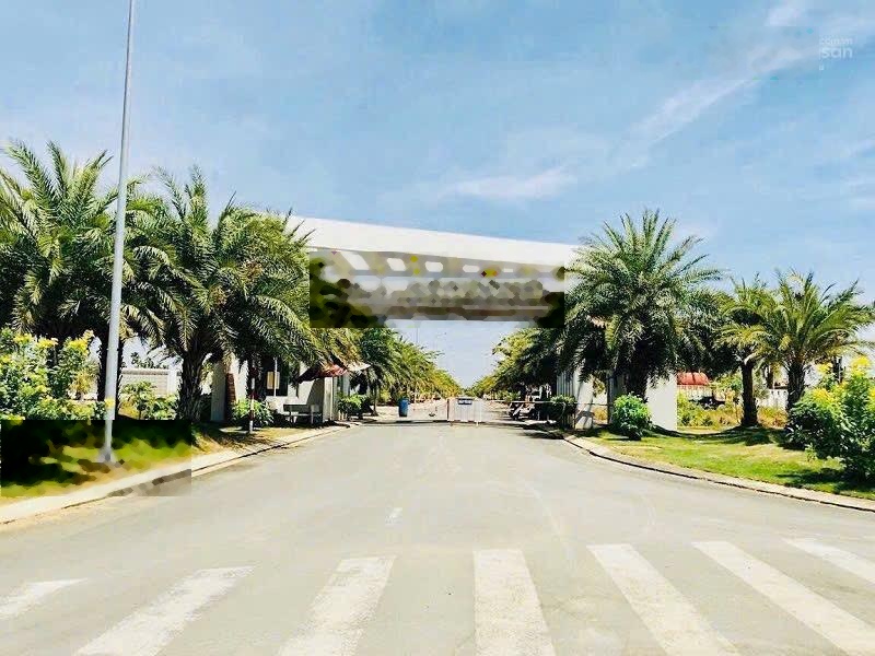 Chính chủ gửi bán đất phố đông centana, q9