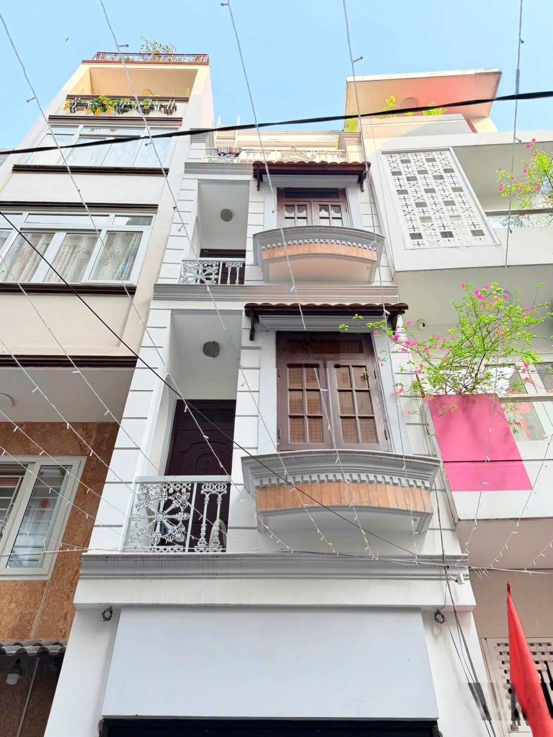Hẻm Xe Hơi Trải Nhựa 7M Hoàng Sa Q3. (43m2). 4 Tầng BTCT. Giá 8.8 Tỷ TL