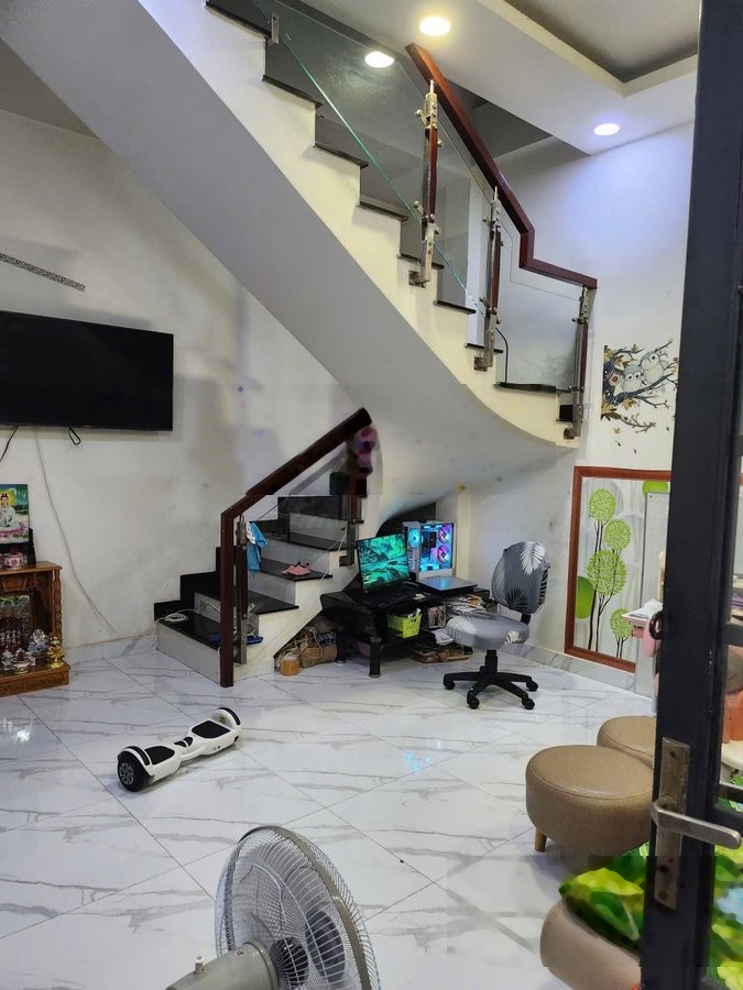 Bán Nhà HXH, có sẵn HĐT, đường Hoàng Hoa Thám (Phú Nhuận) 5.3x11.45, 55.5m², 2 tầng, giá 7.8 tỷ