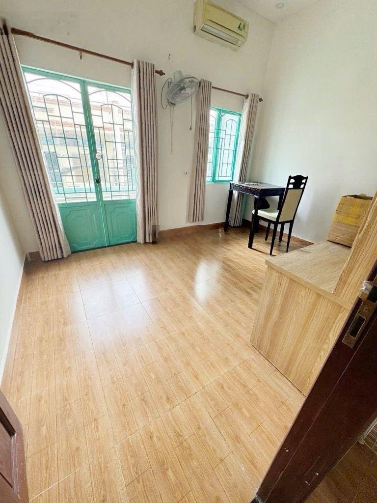 Vị trí đẹp - ngang lớn 4.2m - xe hơi 6m thông - nhà 2 tầng_giá 4,95tỷ