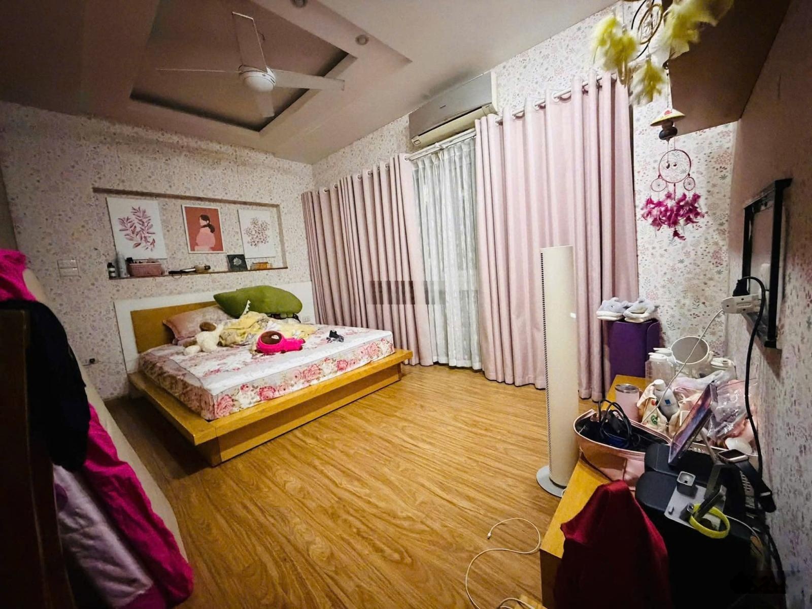 HIẾM! Bán nhà phố Hạ Yên Quyết,Cầu Giấy 60m2*6T GẦN PHỐ, VỈA HÈ, KINH DOANH,Ô TÔ TRÁNH. Giá 31,5 tỷ