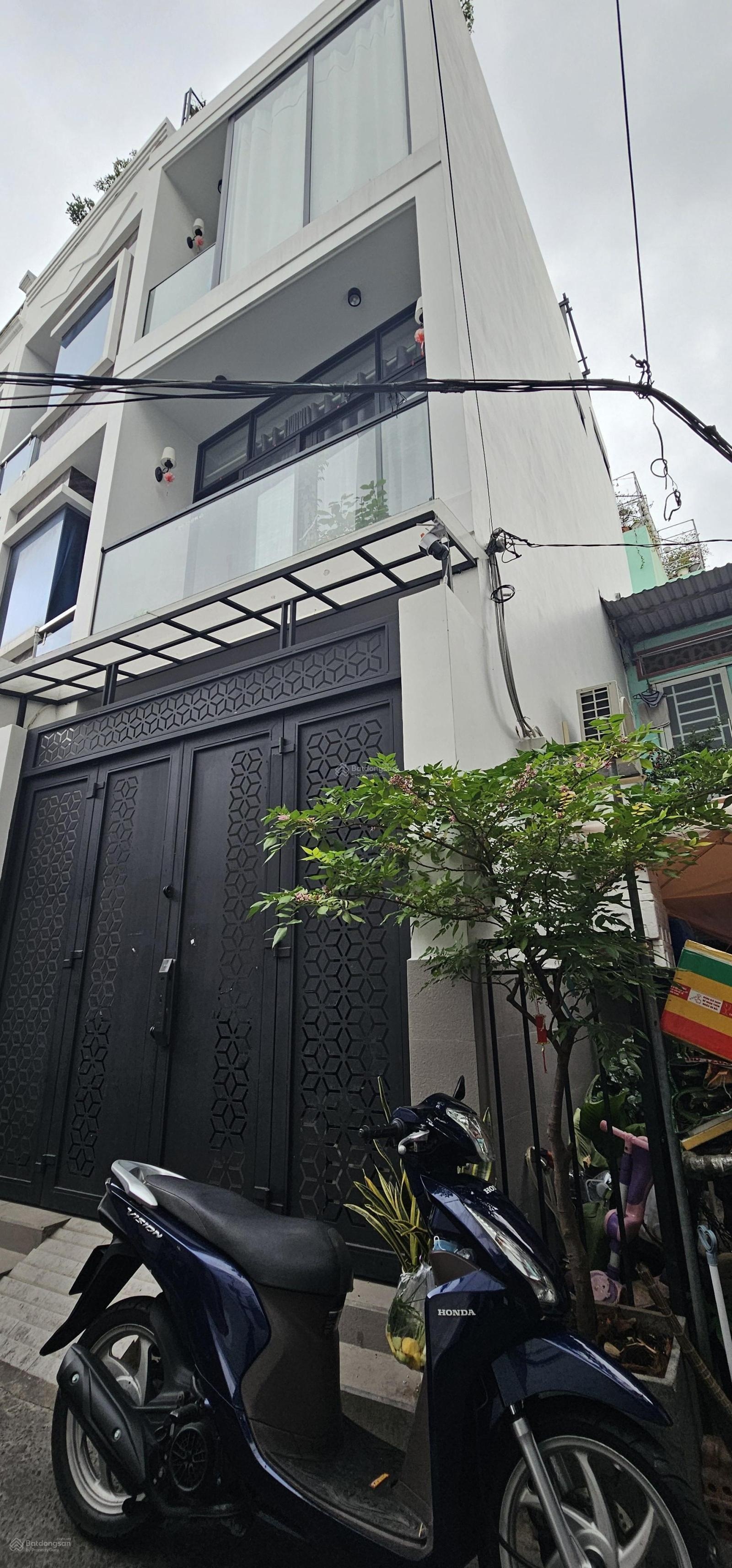 Q4, hẻm 3m đường số 41, 3 tầng BTCT, 4m2 x 11m. Không QH, SHR chỉ 5 tỷ 200tr còn TL