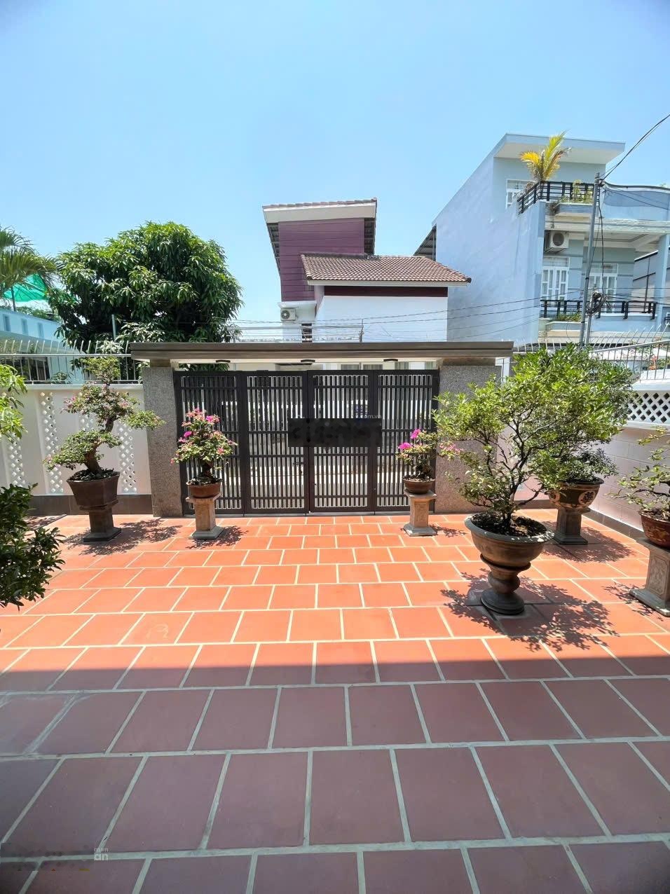 Nhà đẹp quá giá 5tỷ1 nhà hẻm ô tô Cầu Dứa Phú Nông, diện tích 178,5 m2 thổ 156,4m2, dính quy hoach