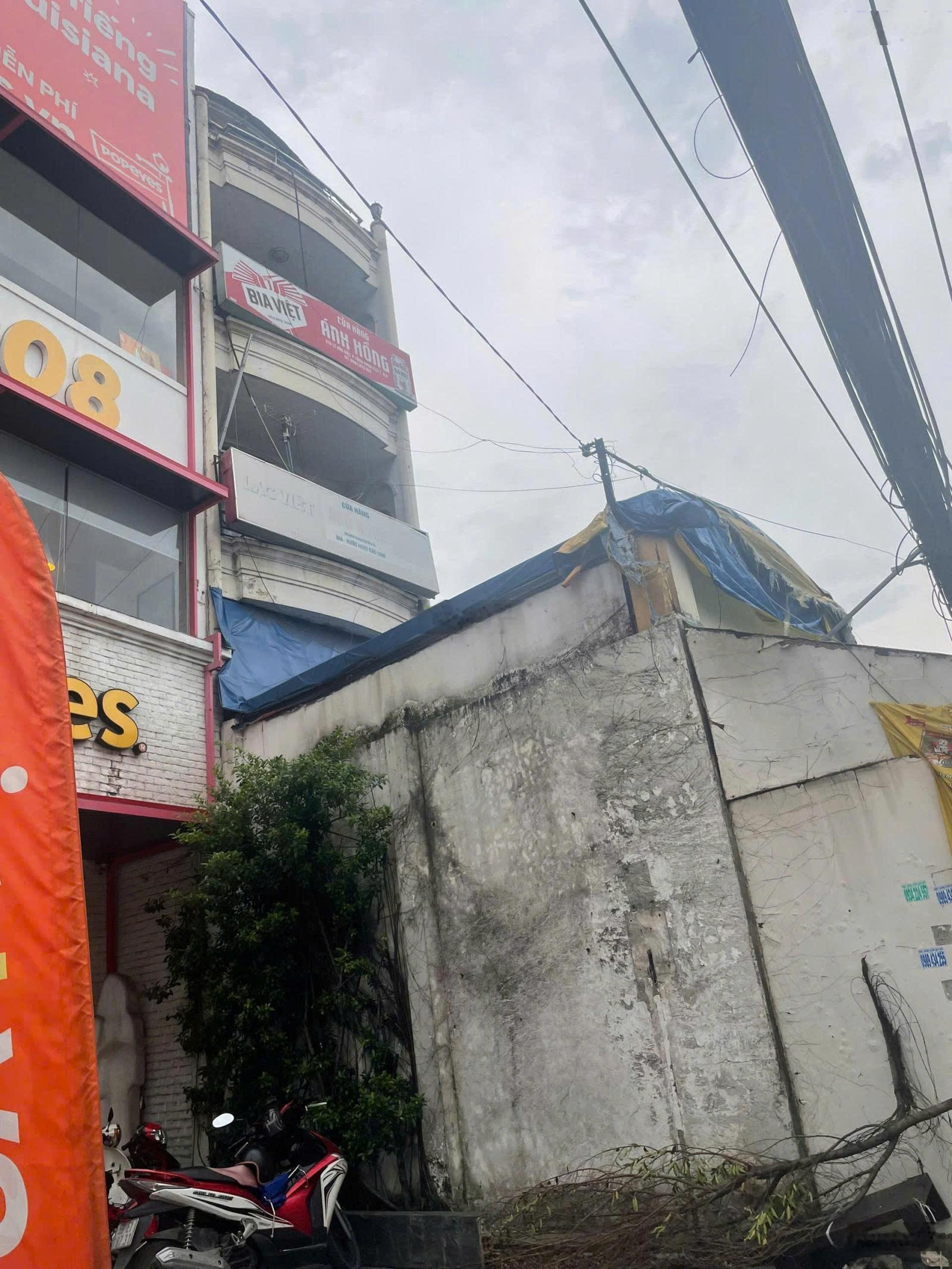 Cho thuê nhà mặt tiền đường Lê Văn Việt mặt bằng 50m2
