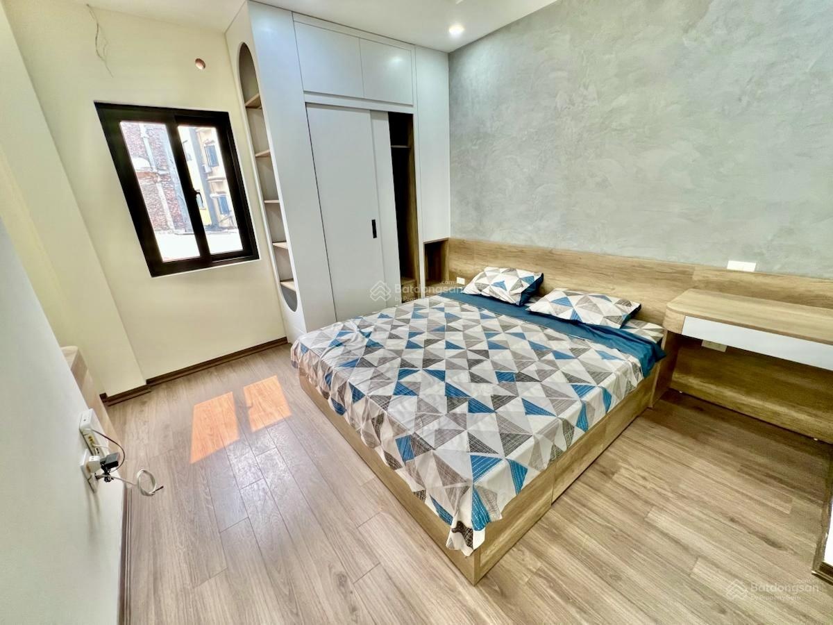 Trương Định 37m2 5T MT 6m, sân riêng, ngõ thẳng, 30m ô tô, 3 phòng ngủ, nhỉnh 6 tỷ