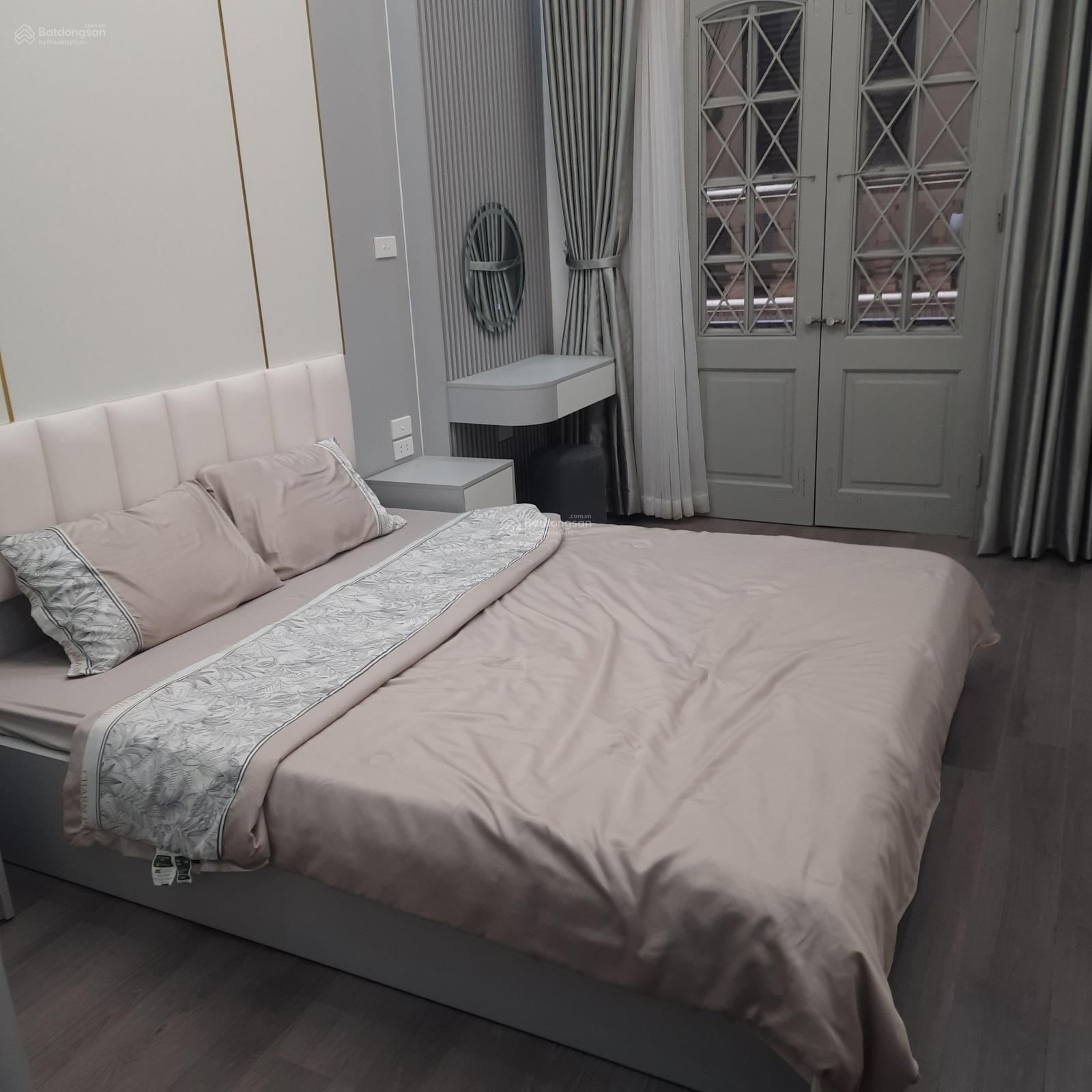 Chỉ 9,5 tỷ -ôtô đỗ cửa -35 m2- 5tâng - 3 ngủ -full nội thất - phân lô - kinh doanh và ở tốt