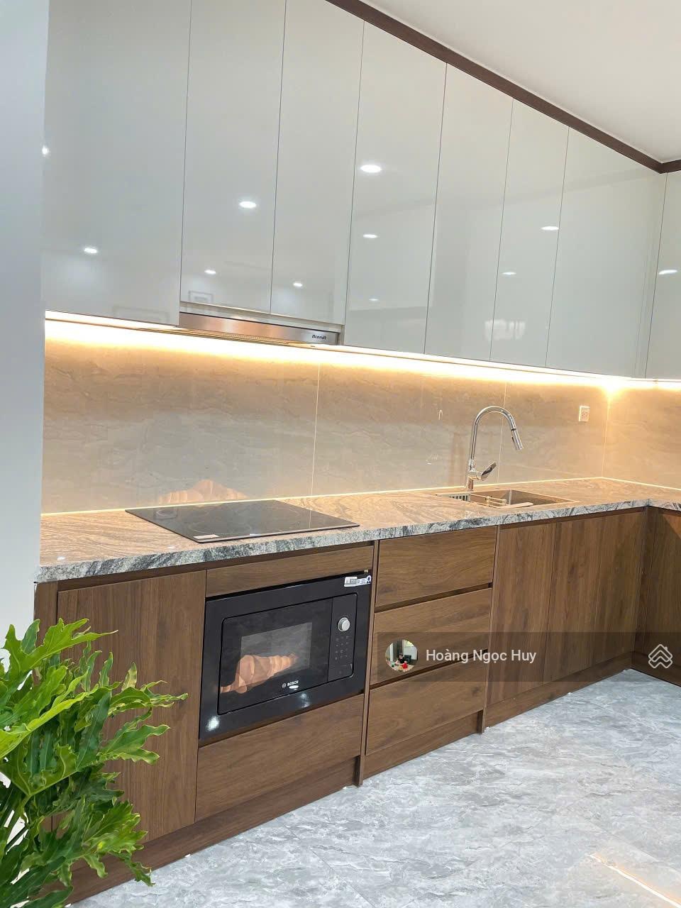 Siêu Giảm Giá! Cho Thuê Căn Góc (3 ngủ - 114m2) giá tốt nhất Capital Elite. LH: 0916023219