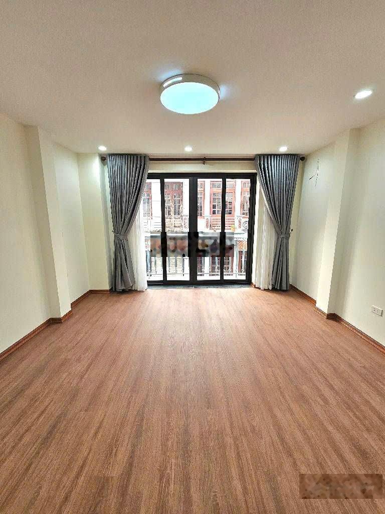 Tuyệt chủng! Nhà dân xây - 68m2 - 2 mặt ngõ - ô tô đỗ cửa gần cầu Vĩnh Tuy nhà dân xây 10 tỷ