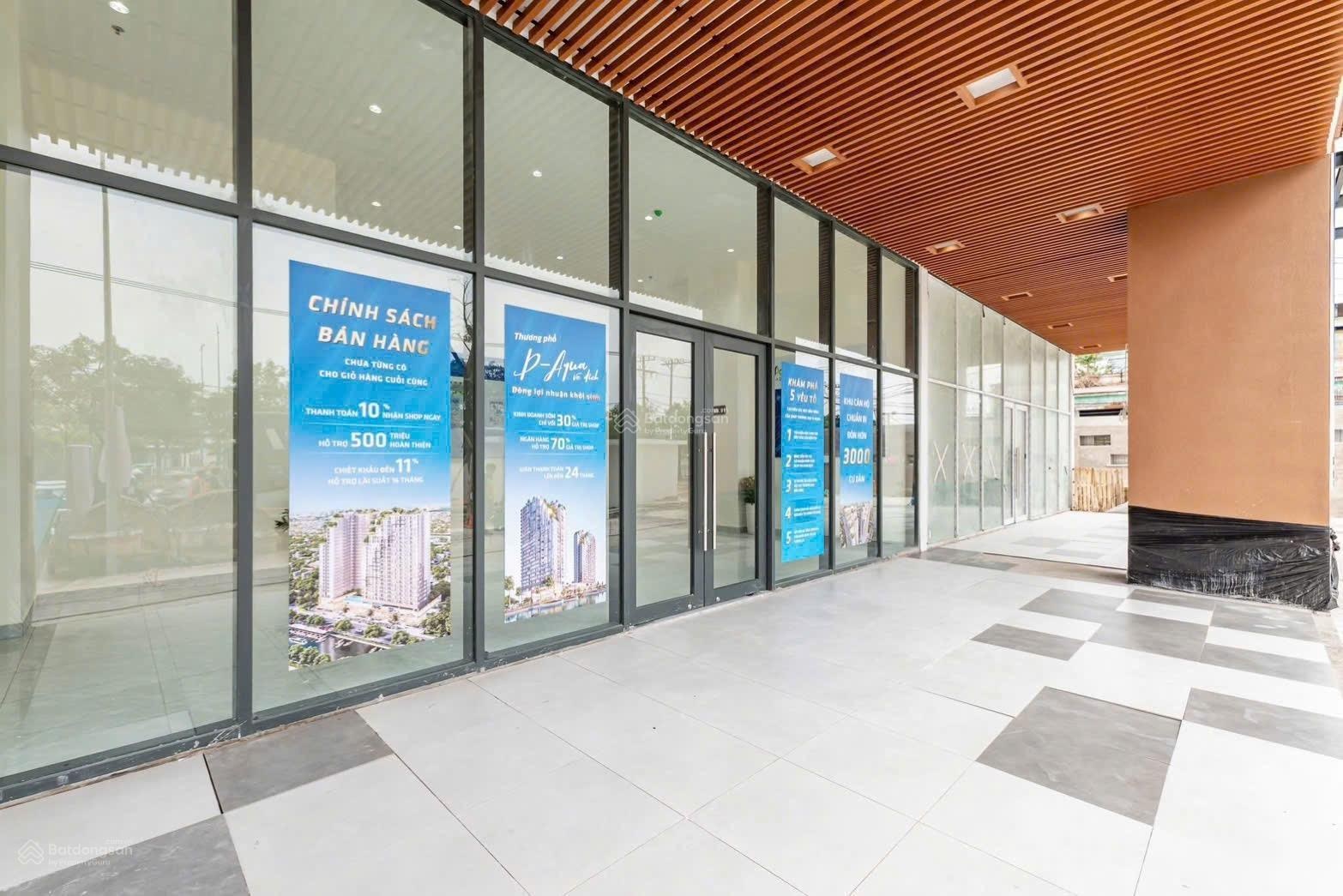 Shophouse D-Aqua, mặt tiền Bến Bình Đông, Q8. 86m2 giá chỉ 9,8 tỷ. TT 30% nhận shop, vay bank 70%.