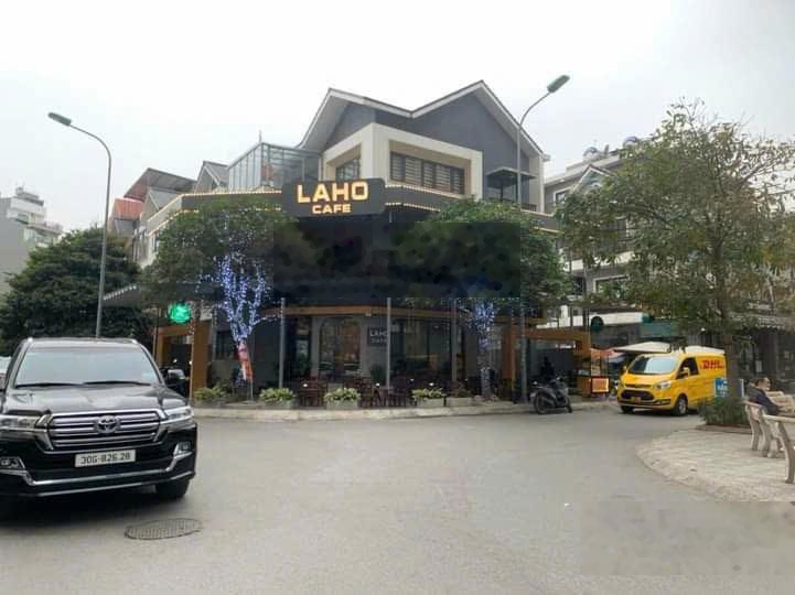 Mặt bằng có 102 giữa mặt đường dương khuê diện tích:80mx3t mt:8m,riêng biệt,phù hợp mọi mô hình