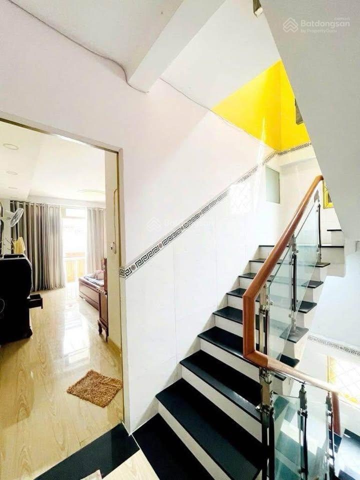 Chủ kẹt bán rẻ 8 tỷ 300. Nhà 54m2 Trần Quang Diệu, Q3 gần BV An Sinh. Hẻm 6m xây 4 tầng, SHR