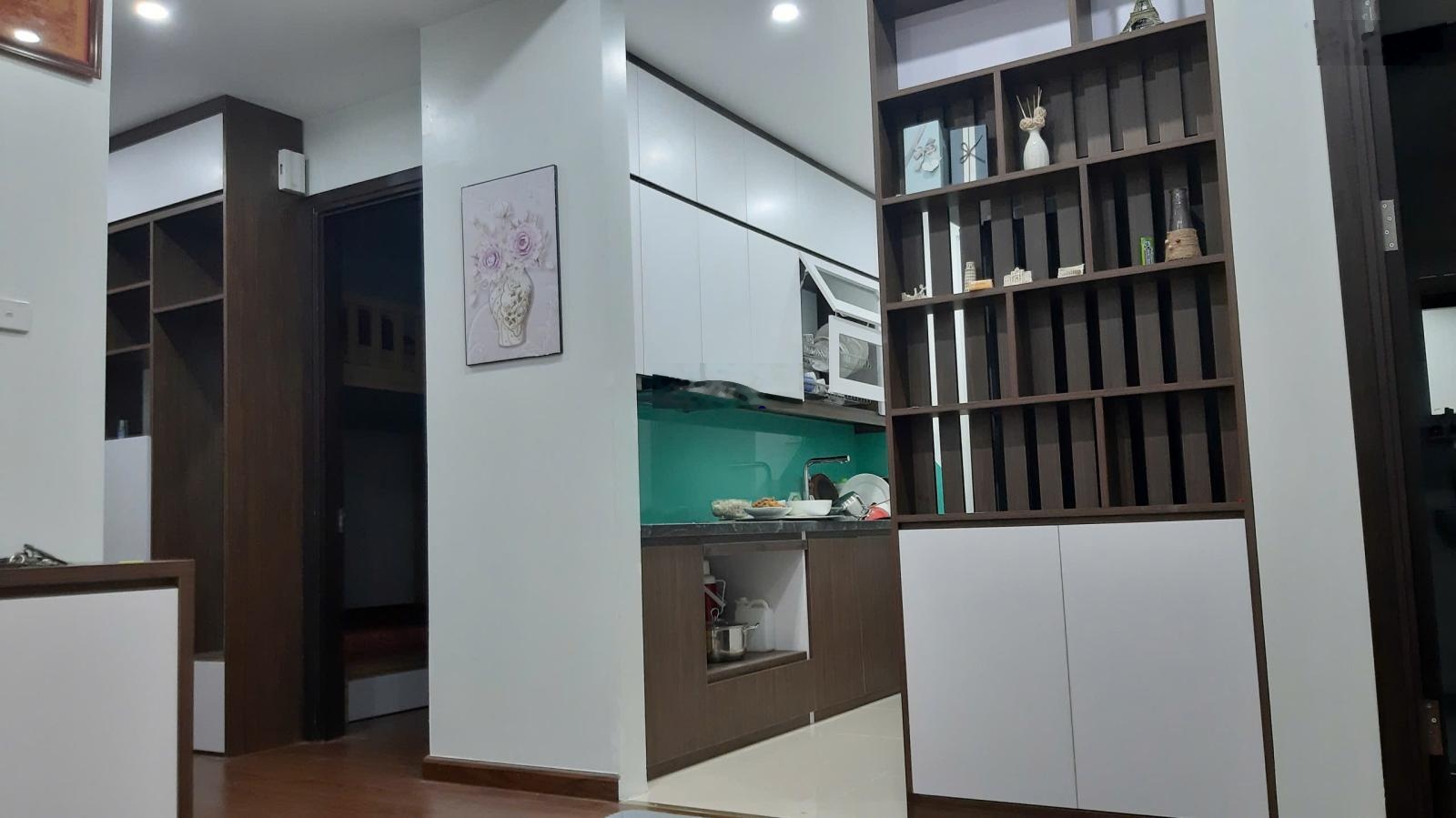 Chính chủ gửi bán gấp - 90 Nguyễn Tuân - 71m2 2PN 2WC. Tầng cao, ban công Đông Nam, full nội thất