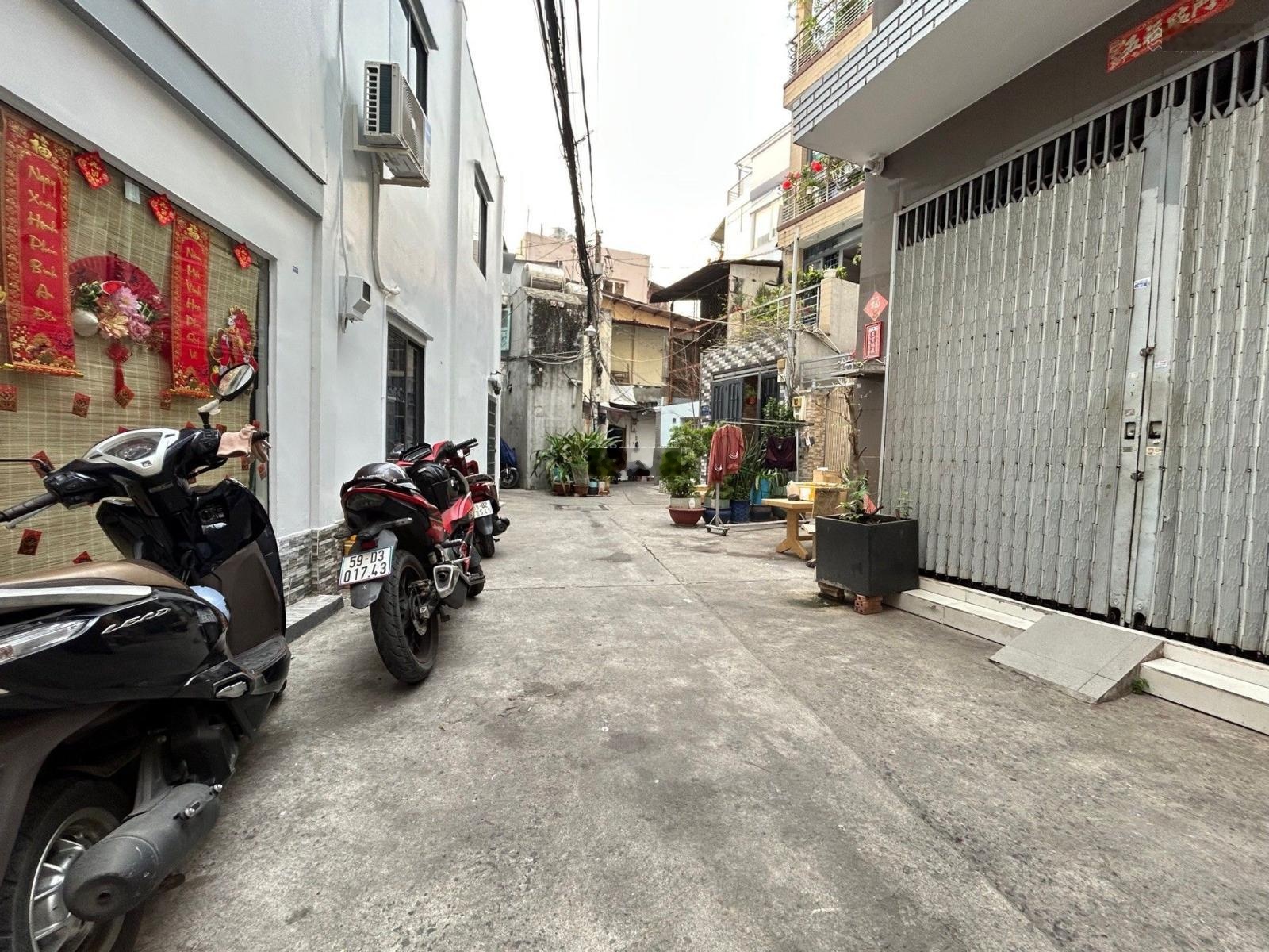 Bán nhà cách mạng tháng tám.f hòa hưng 44m2, ngang 3.7m hẻm xe hơi thông .7.5 tỷ gần hà đô
