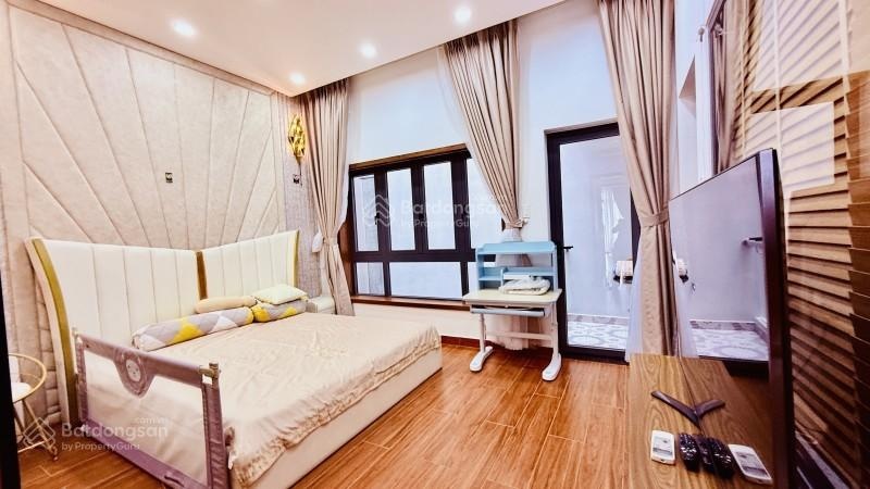 Bán nhà hẻm 202 Phạm Văn Hai phường 5, Tân Bình (4,5x20m) 3 tầng; chỉ 100tr/m2