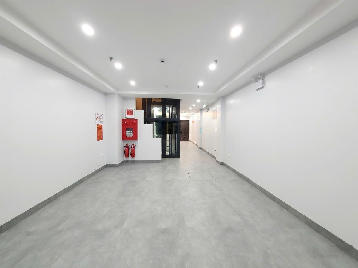 Siêu Phẩm CHDV Hoàng Hoa Thám - Nhà Mới 3 Thoáng Thang Máy Gần Oto Full Đồ - 63m 8 Tầng Nhỉnh 17 Tỷ