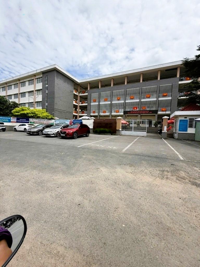Dãy trọ 10 phòng, 160m2, ngang 10m hiếm, dòng tiền 25tr/tháng, gần trường học, chỉ 53 tr/m2