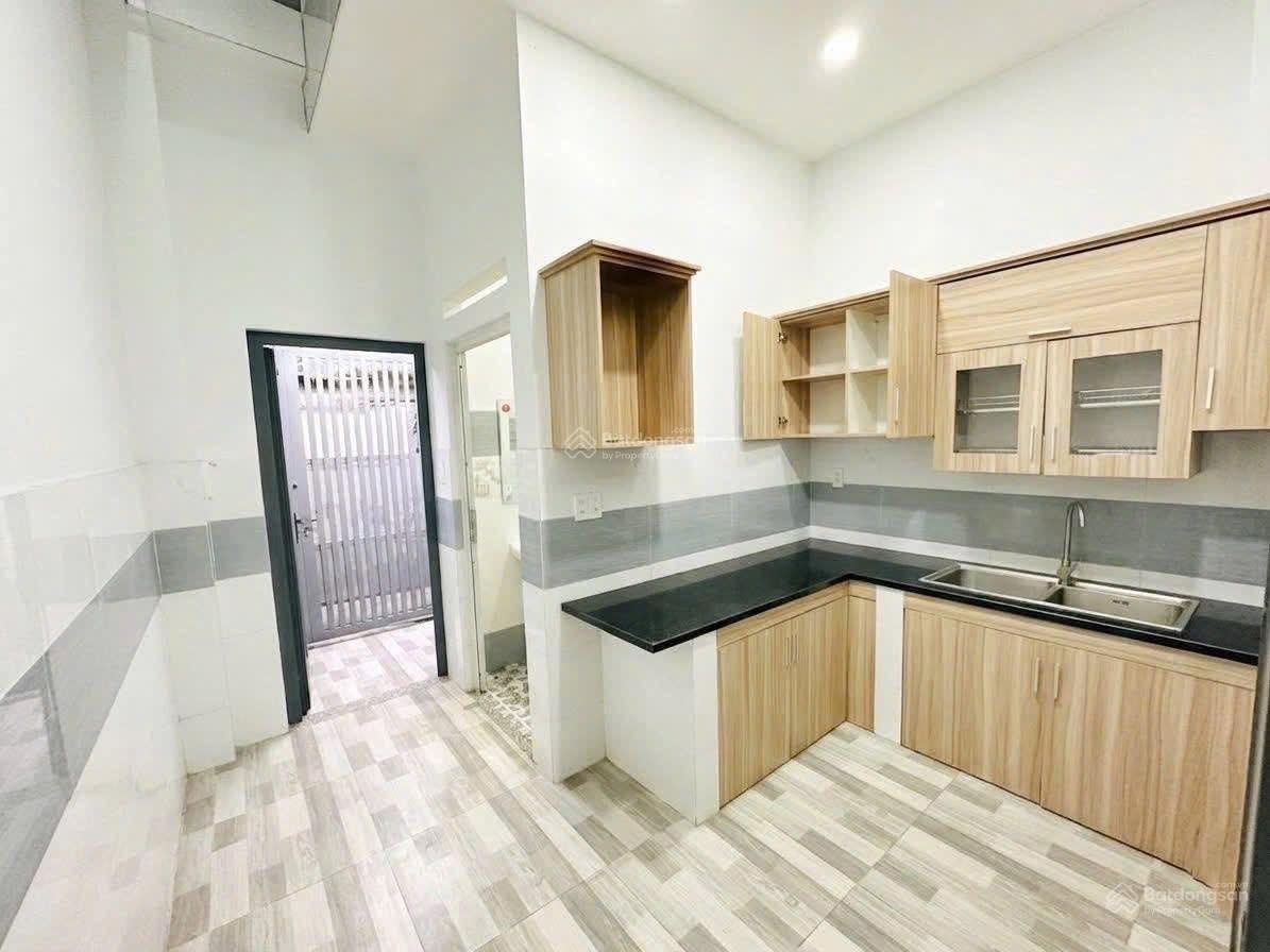 Bán nhà hẻm xe hơi 3 lâu ngay trung tâm p17 gv