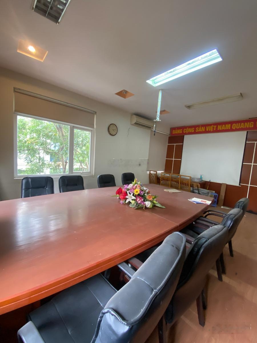 Siêu phẩm tòa VP 9 tầng Hoàng Cầu - Phân Lô - Ô TÔ tránh - DT 75m2 - MT 7,5m. Giá 35 tỷ.