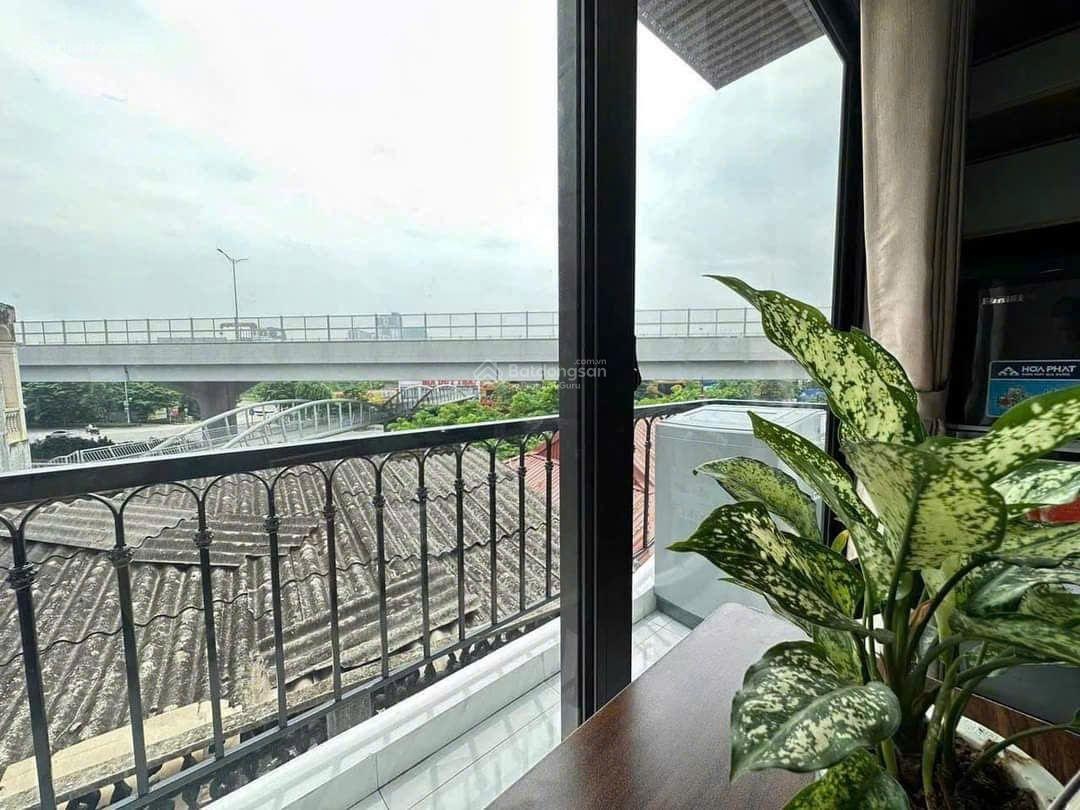 Bán nhà 6 tầng thang máy 65 m2 giá 16,5 tỷ tại Phạm Văn Đồng