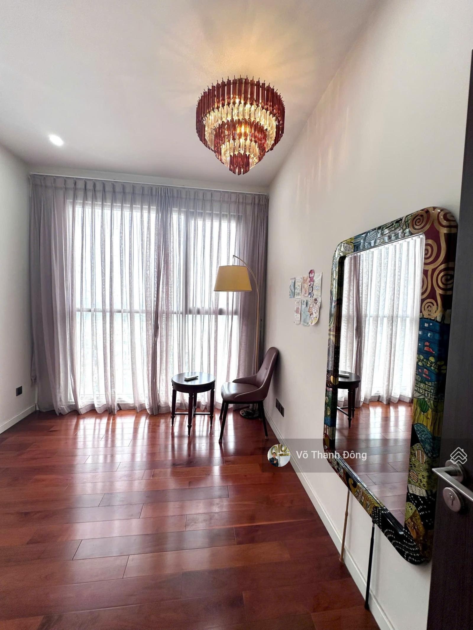Cho thuê duy nhất căn 4 phòng ngủ Q2 Thảo Điền full nội thất, view sông, giá 140 triệu/tháng