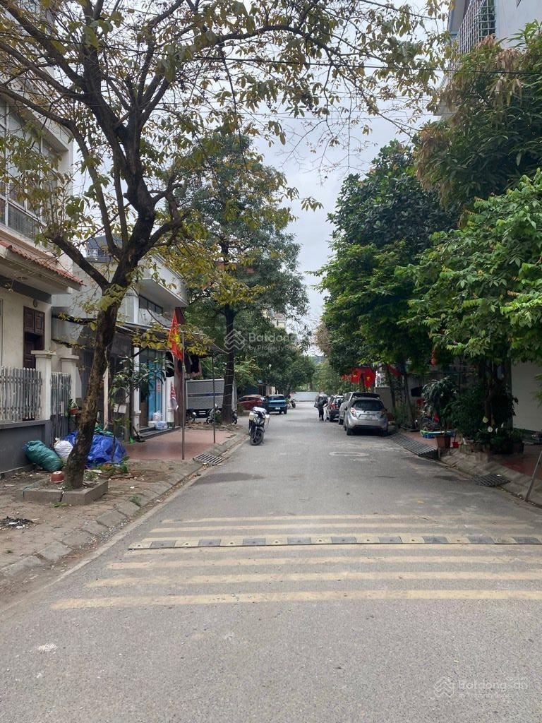 Bán nhà phú diễn 50m2/7t/mt4m - ô chờ thang máy - kinh doanh - vỉa hè rộng 5m đất phân lô