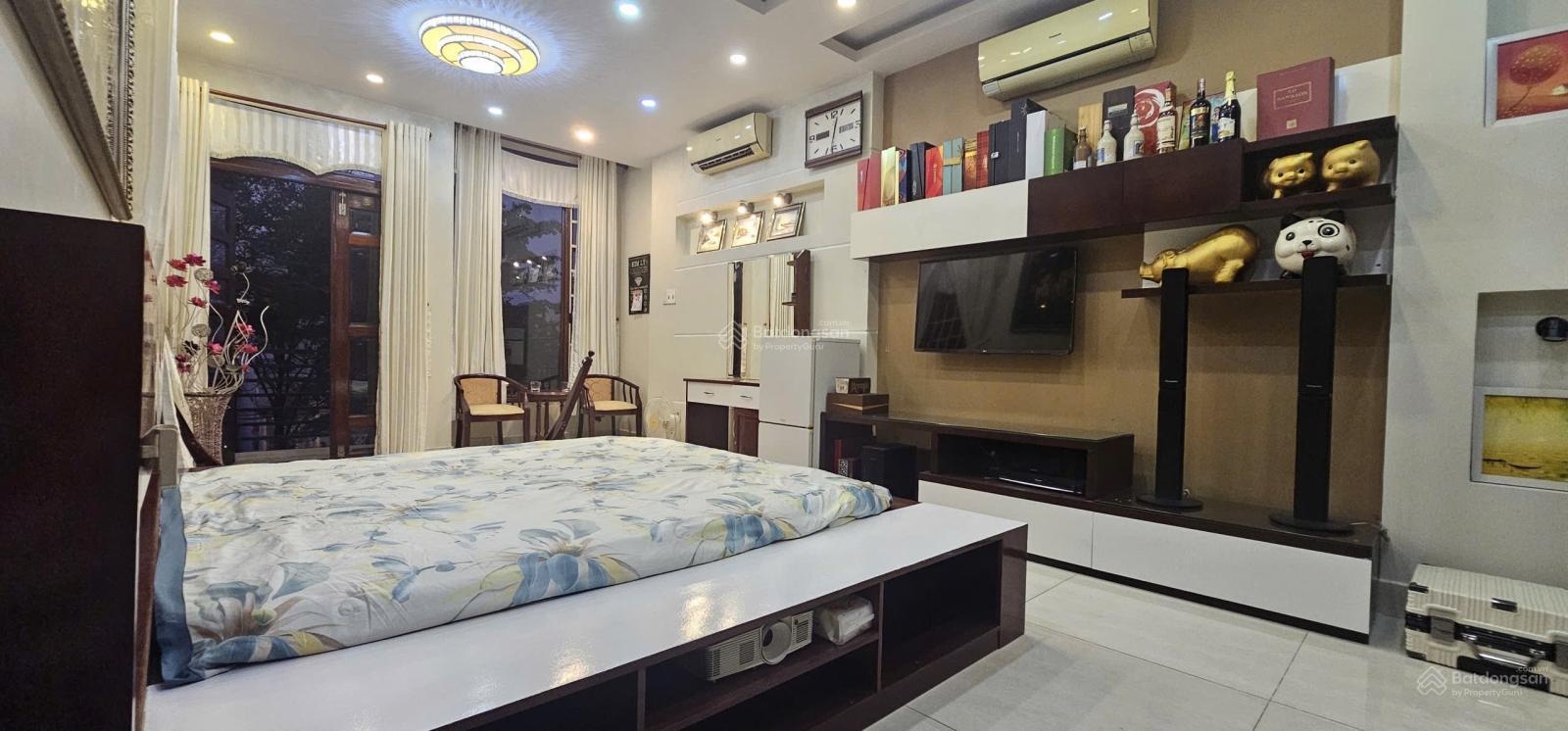 Bán Biệt thự Phong Phú, gần Bến xe Q8 , 3 lầu , 7x20 chỉ 17,5 tỷ