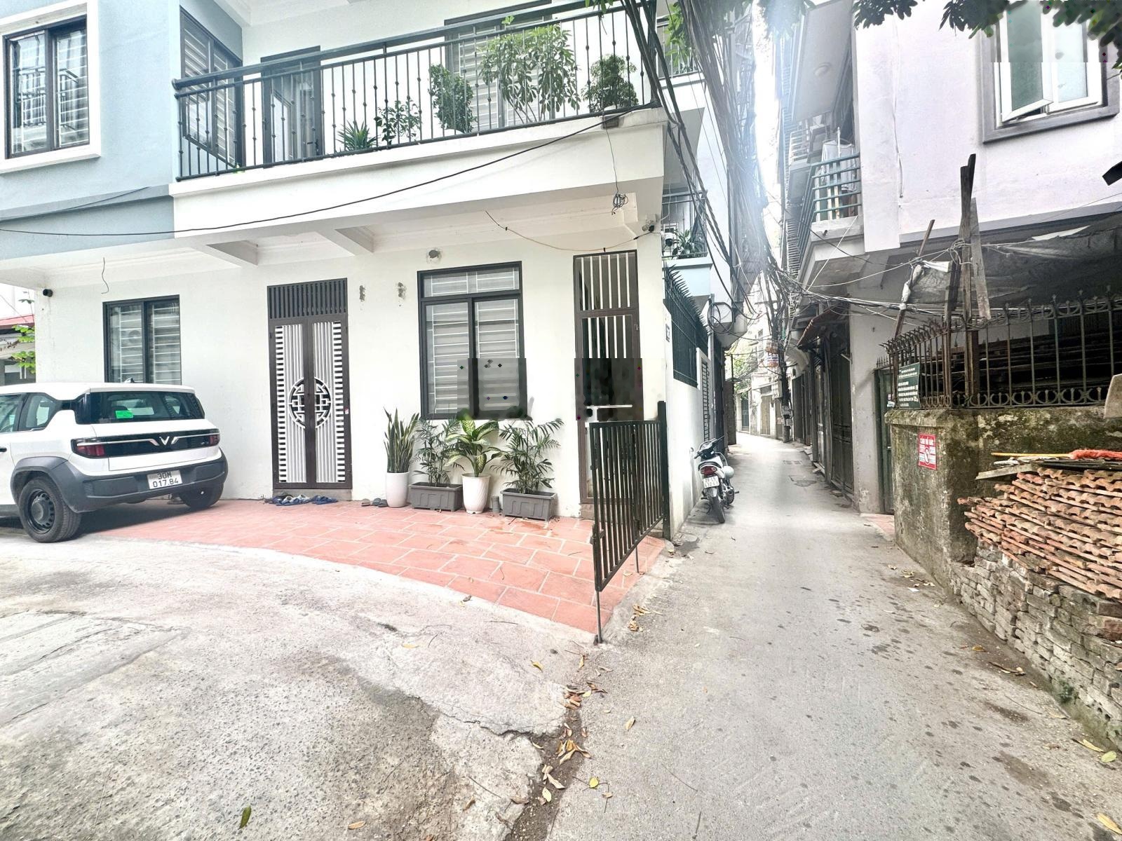 Bán nhà ngõ 98 Võ Chí Công, Cầu Giấy 30m2 xây 4 tầng phù hợp với vợ chồng trẻ giá 7.85 tỷ
