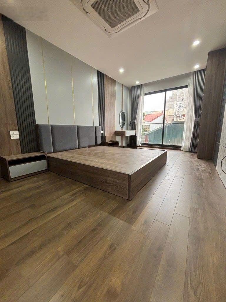 Bán nhà việt hưng , 35m, 3 ngủ, phun nội thất , ô tô đỗ cổng, 6x tỷ