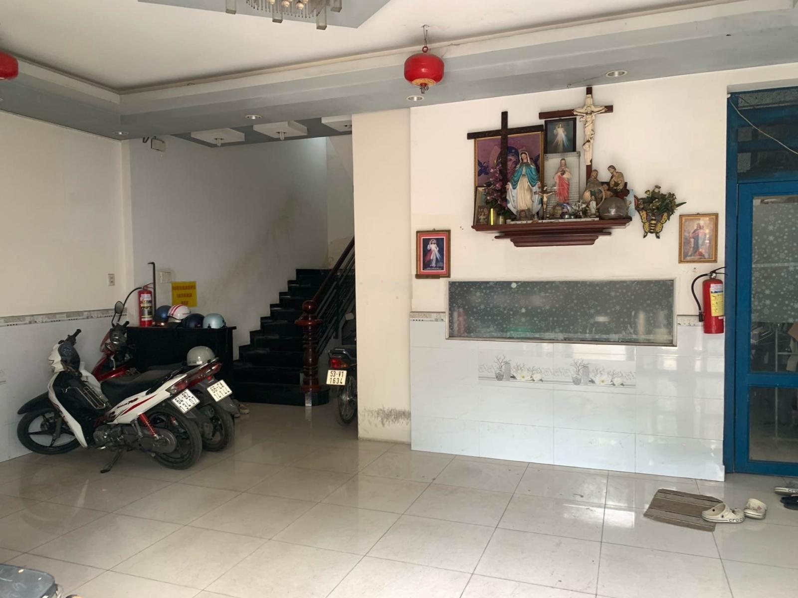 Dương Quãng Hàm, p5, Gò Vấp, 7x19, 4 tầng, ngay ĐH Văn Lang. 12tỷ