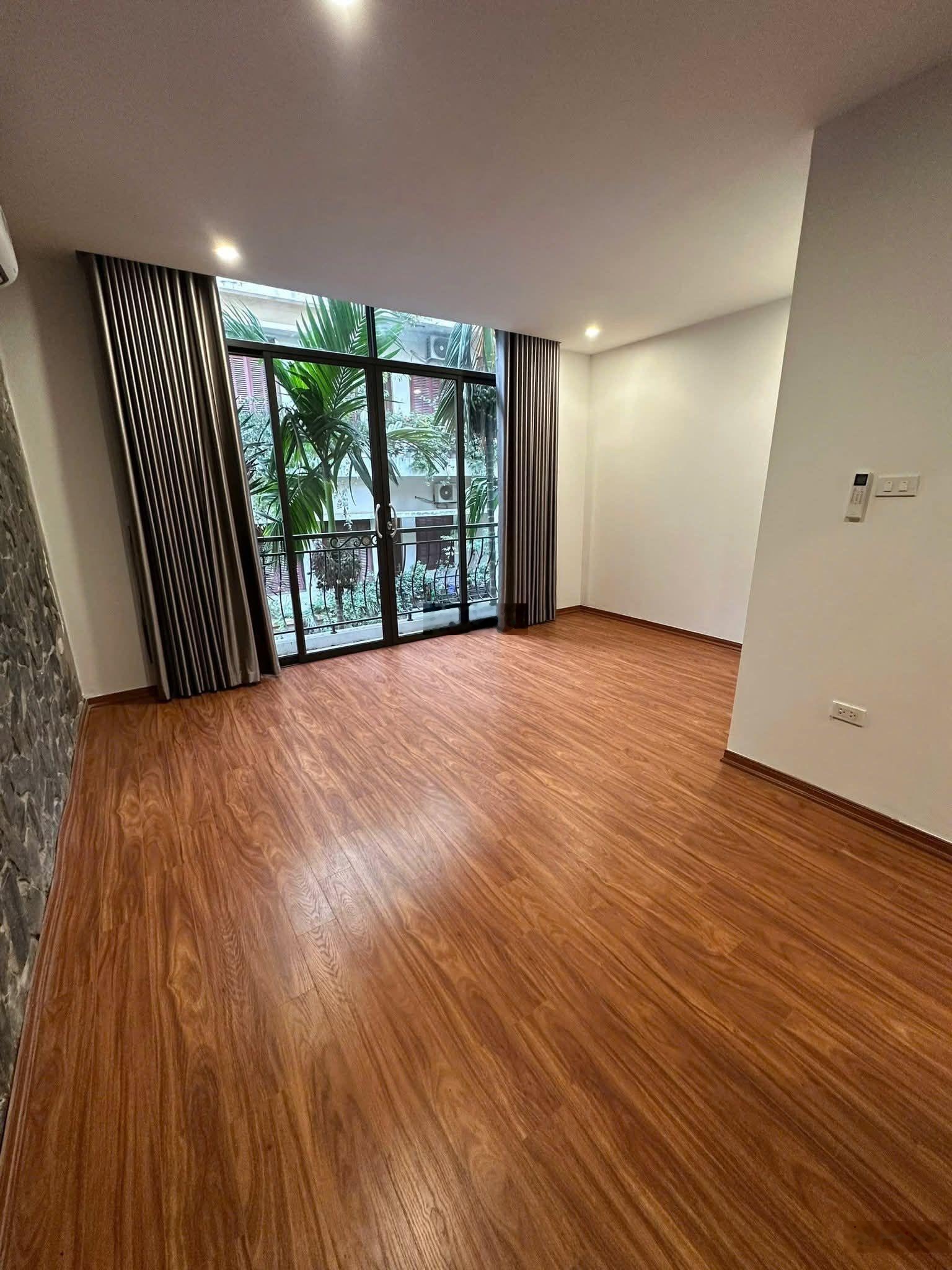 Phân lô quân đội hoàng văn thái - ngõ rộng thoáng sáng gần ô tô - sổ đẹp nét căng - 3 gác chạy vòng