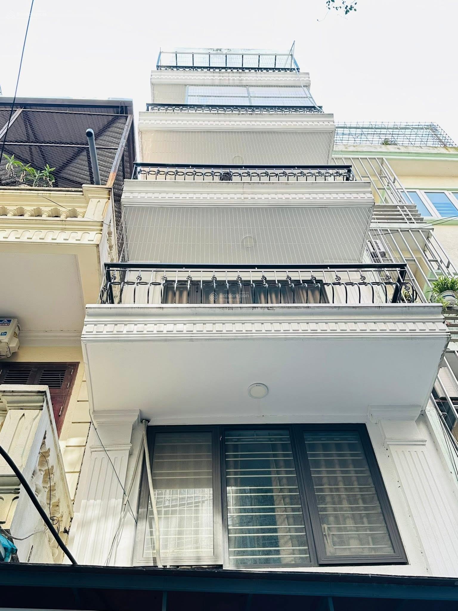 Bán nhà phố Hoàng Văn Thái 65m2, 5 tầng nhà đẹp, ngõ nông, giá 13.5 tỷ