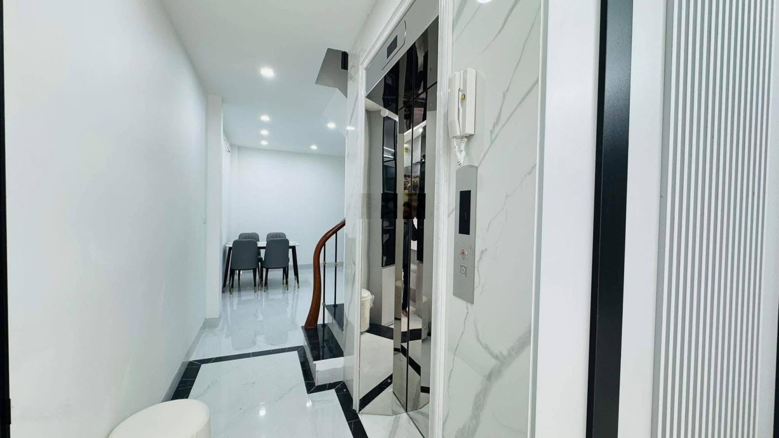 30m ra ô tô, DT 48m2*5T thang máy, MT 3,7m, ngõ thông, dân xây cực đẹp, chào 9,1 tỷ (CTL)
