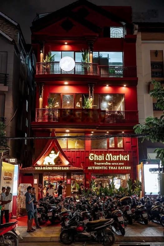 CHO THUÊ MBKD PHỐ HÀNG QUẠT-HOÀN KIẾM,DT:80m2x3 tầng,MT:4m,GIÁ 80TR.Kinh doanh mọi mô hình