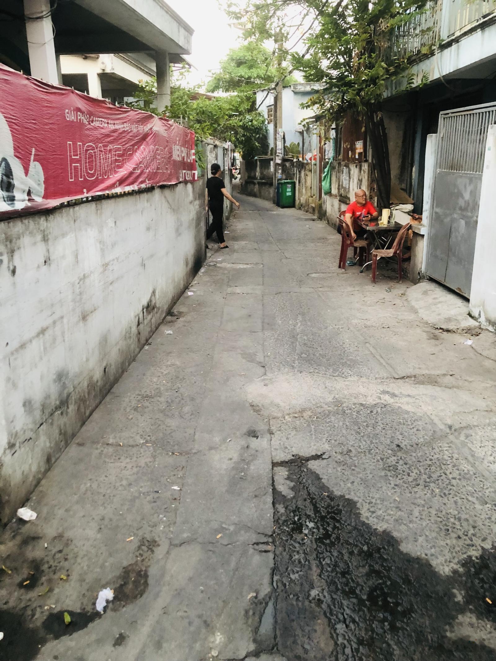Nhà 2 tầng 88m2 nở hậu 4,3m giá 6,25tỷ - tỉnh lộ 10 - giáp khu tên lửa - sổ hồng riêng - hẻm xe hơi