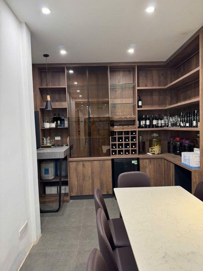 Bán nhà mặt phố Hoàng Ngân, dt65m, 2 mặt tiền kinh doanh, 25 tỷ