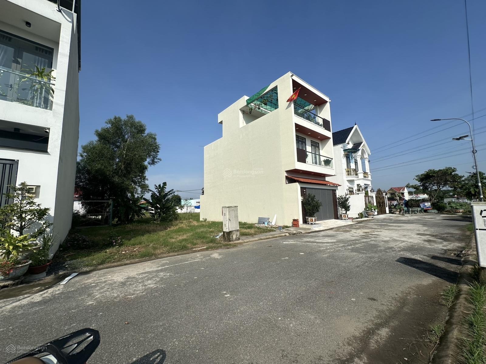Chính chủ bán rẻ 85m2 đất ở đường Hoàng Phan Thái xã Bình Chánh giá chỉ 2,850 tỷ hẻm nhựa 8m.