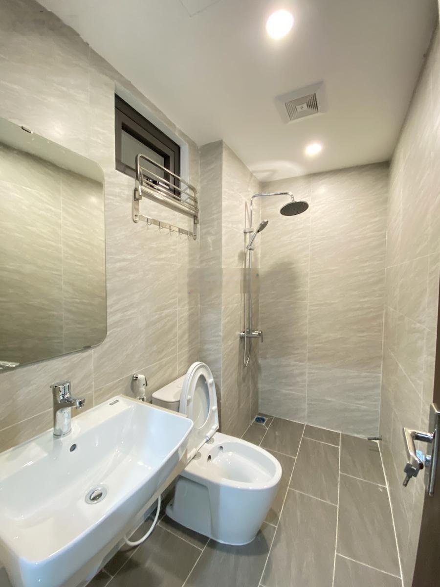 Bán nhà riêng Đỗ Nhuận, DT 50m, 7 tầng, MT 5m, giá 14.75 tỷ, ô tô nhỏ đỗ cửa, gần phố