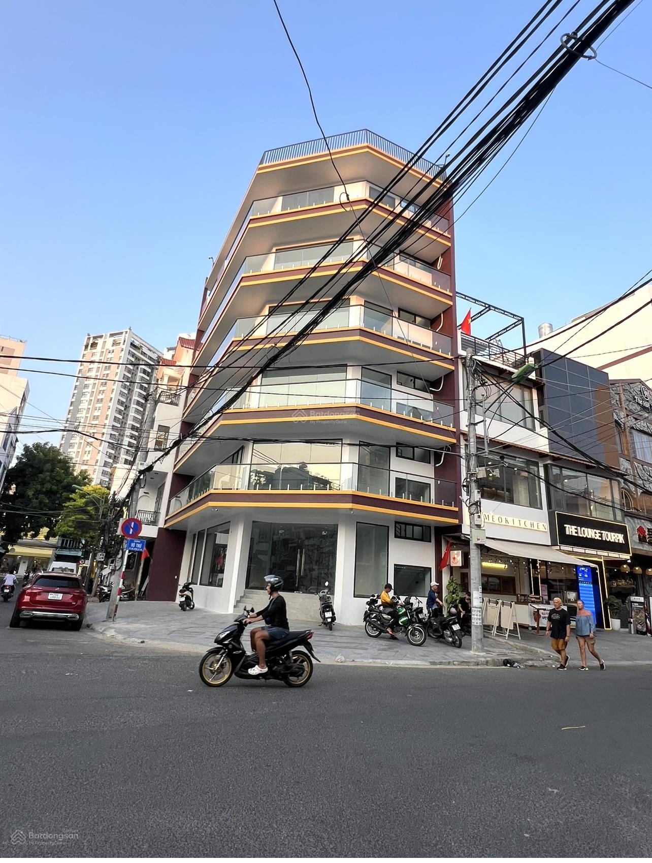 Bán hoặc cho thuê toà nhà 7 tầng mới xây góc ngô đức kế - võ trứ nha trang