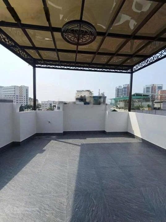 Chính chủ cho thuê nhà gần Hoàng Quốc Việt, DT 60m2 có kho, gần đường lớn, phù hợp ở kinh doanh